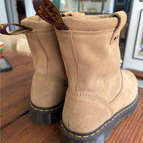 Tan Leather Boots with Yellow Stitching - Picture 5 of 9